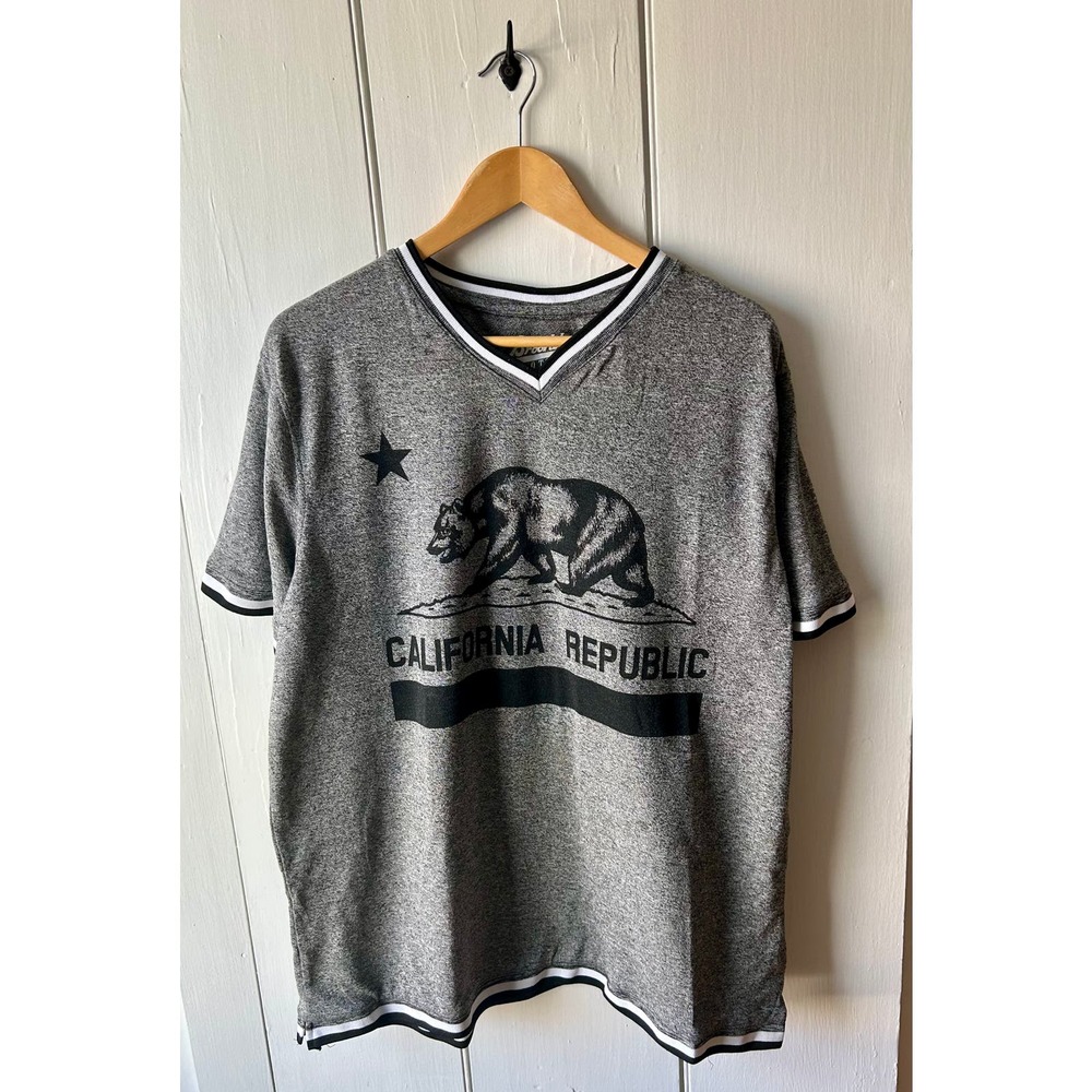 Brooklyn Cloth California Republic bear gray men's small T-shirt v-neck